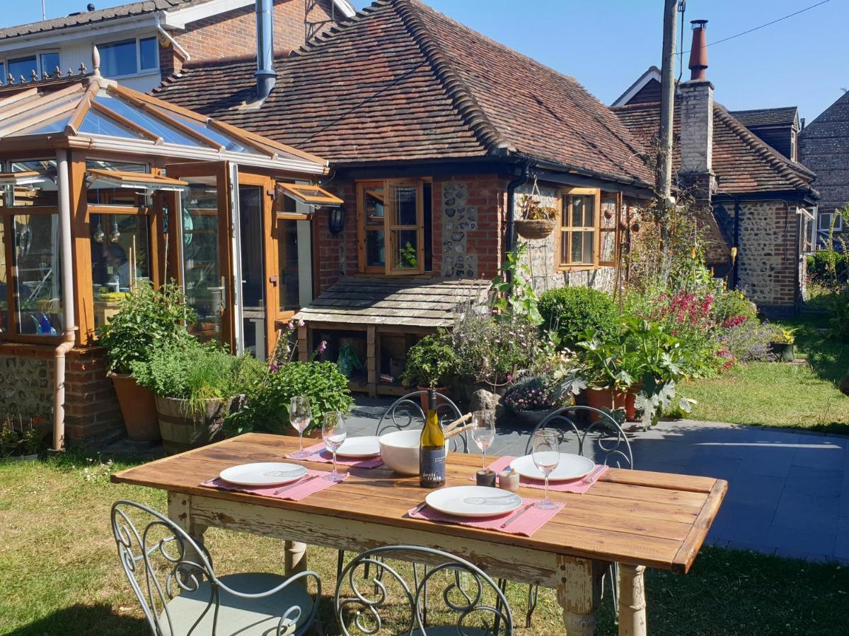 Delightful Cottage On The River Adur Close To Brighton & The Downs No Dogs Sorry Upper Beeding Экстерьер фото
